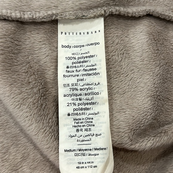 Pottery Barn Faux Fur Plush Hooded Bath Robe Medium - Picture 12 of 16